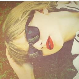 Hi. I'm Cyrielle. I love Taylor Swift.  ♥