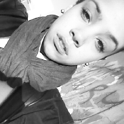 PrettyGirl . 17 . North13 . Softball/Volleyball . PuertoRican . SINGLE * - moreee ask ' hmu (: