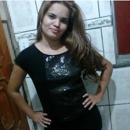 Posso ser chata&metida ou qualquer coisa pra você
Mas quer saber , não me importo nem um pouco pro que pensa.