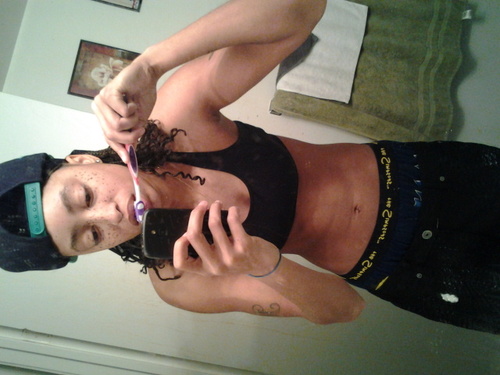 ComeStripForRed's profile picture. young women trying to follow her dream...#teamcancer #teamlightskin #teamsingleaf #teamhooper #teamfreckles #teamfucklove #teamistayhungry #teamlesbian