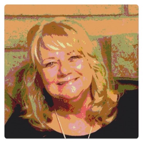 Nice, fun, conservative, objectivist, woman. I love dogs, to read, have fun, hang w/family and friends. Always know the glass is more than half full :)