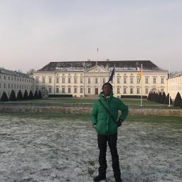 ebenpaakwesi's profile picture. Works with Youth For Understanding.