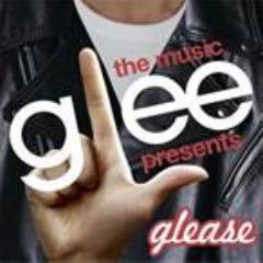 Hi i love glee THG one direction gleek for life i follow back just ask my bff is @chriscolfer love harry potter and starkid