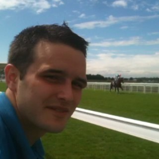 im 24 live in the wonderful town of gravesend, love football, horse racing and FM