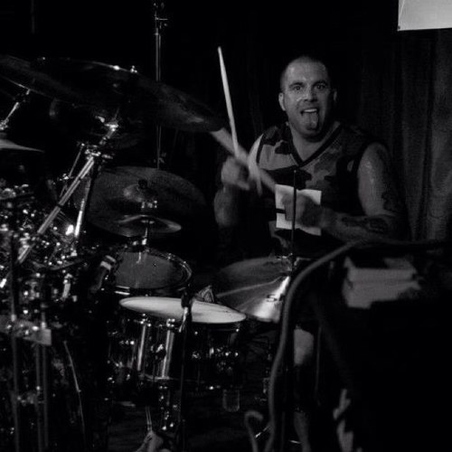 Drummer of an edgy Canadian rock band Freedoms Note. Check out our first single All We Know on iTunes https://t.co/nuJt1d93YY