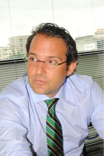 Multilingual CEO