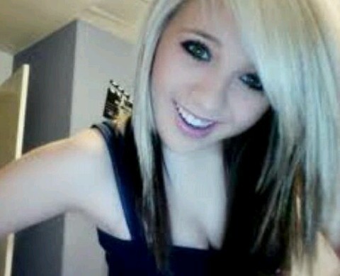 alriiiiight, so im 17. my BESTfriend is my cousin, @raevyn_williams!!!(: i have 2 sisters. annnd thats bout all!(: