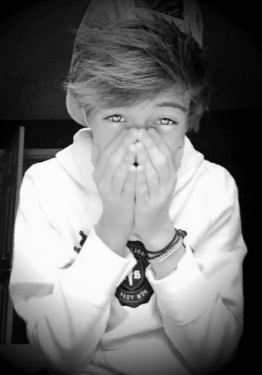 Don't Stress. Don't Cry. We Dont Need No Wings To Fly. -Justin Bieber. Imma #Belieber #Directioner #Mahomie #Jasminator #Simpsonizer I follow back :)