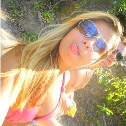 lucianesaantos's profile picture. Peace and love '