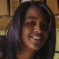 ''sou apenas uma garota com alegria de uma criança,malicia de uma adolescente e sentimentos de mulher''