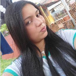 Muito feliz por estar trabalhando. E por ter  pessoas maravilhosas na minha vida.....*_*