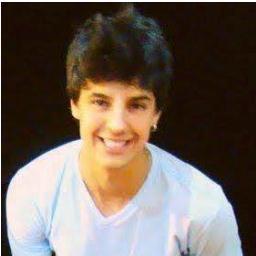 Sou um cara forrozeiro todo, gosto de curtir a minha vida! Namorando com @KamillaLima9