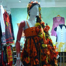 Moda, Arte y Diseño Urbano. utilizando técnicas artísticas tradicionales y experimentales (dibujo, pintura, grabado, serigrafía, escultura...)