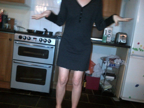 Scottish and a bit australian. Knobbly knees. Journalist. mother of 3. looking for a cure for cancer.