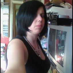 English Female Gamer Who Likes Playing Call Of Duty Black Ops II And Gears Of War Judgement Along With Any Other Games On Xbox 360