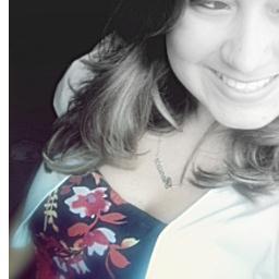 Sou como você me vê. Posso ser leve como uma brisa ou forte como uma ventania, depende de quando e como você me vê passar. 'Clarice Lispector'