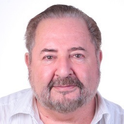 Presidente de la Junta Directiva  de la Fundación Covelo, Ex-Presidente de la Asociación de Industriales (ANDI), del COHEP y del Club Rotario de Tegucigalpa
