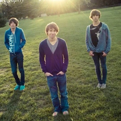 OneDanceLeft's profile picture. @Tyler_Silvestri Vocals/Guitar/Keys @RyanSilvestri- Bass @Conw33zy-Drums Let's get sexy.