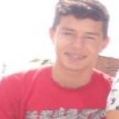 Surf, Skate, Violão, Familia, Deus , o essencial !
http://t.co/mogg2hUn