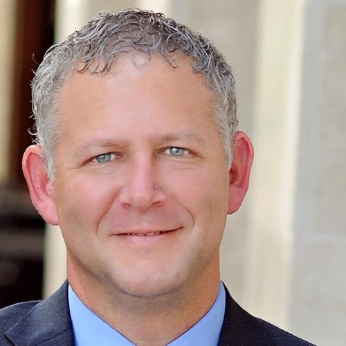 Independent financial planner and investment advisor with over 20 years experience. He blogs about #finances at @voxxinews and @mamiverse