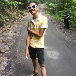 I'M NEW HERE :)  HELLO ? ? 
Saya tak sombong. . . :)
https://t.co/8yDfebEF