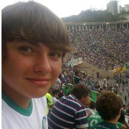 sou palmeirense até a morte :
PALMEIRAS minha vida a razão do meu viver se ele jogasse la no céuuuu
eu morreria só pra te ver