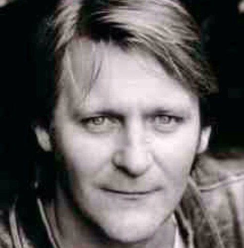 Actor (Currently Sgt Rob Hollins in BBC Doctors) Father, fiance to my Sharron with 2 rr's, Wednesday fan and food lover. What’s more to say?
