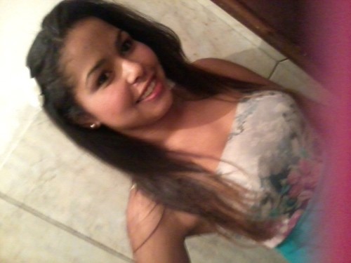 Ah soou Aquela Menina Inocente e mulheer quando precisa, pois a vida gira em torno da felicidade temoos q procura-la . e o Amoor é uma forma p isso .