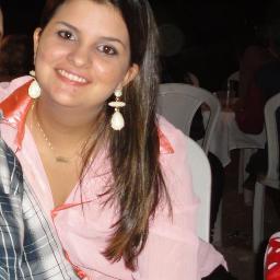 Universitária/Graduando no curso de Farmácia - UnP.