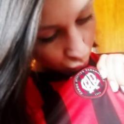 Uns dizem que ela é marrenta, outros que é sensual, discreta disperta desejo, inveja e tem muita rival ►