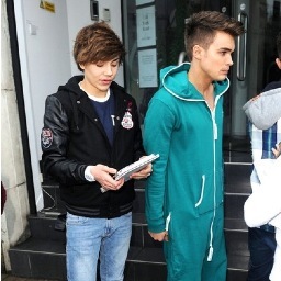 Source Française sur le groupe UnionJ révélé par XFactor 2012