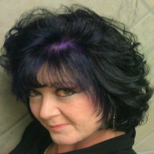 Hair stylist, nail tech