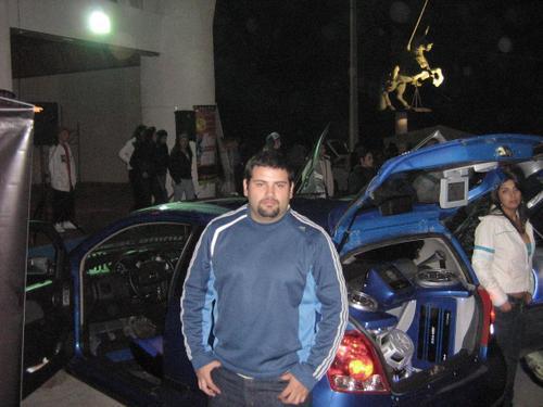 Me gusta vivir la vida como si fuera el ultimo dia aunque aveces tengo mis dias jajaja.Mi Hobbie son los autos fui Campeón nacional en Tuning en mi Categoria :)