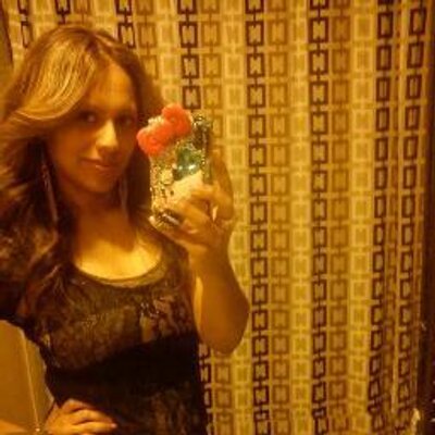 Profile Picture of Elizabeth (@ElizabethLuvsit) on Twitter