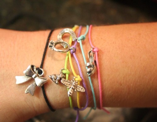 Choose from a range of charms and coloured cord to create, customise and design your own friendship bracelets.
http://t.co/ytVilZGb3W