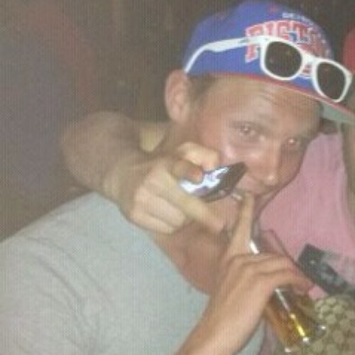 HessellK's profile picture. 13/03/1992 | Woonachtig in Zeewolde | Studeert Small Business & Retail Management AD op Saxion Deventer | Werkt bij Cafe Friends & Sportique Zeewolde