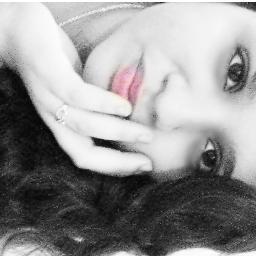 Nuncα deixe que α sαudαde do pαssαdo e o medo do futuro estrαguem α belezα de hoje,poois hα diαs que vαlem um momento, e hα momentos que vαlem por todα α vidα !