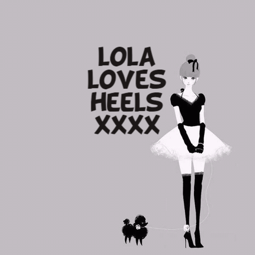 hollycarlyn's profile picture. city gal with a huge shoe collection/addiction