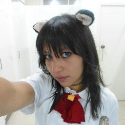 mmmm la verdad es que la mayoría de personas piensa que soy rara, estoy loka y que soy media psicópata pero ahí si opinión de cada quien XD. Soy media Tsundere