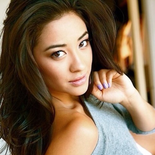 Elegant_Emilyy's profile picture. Two can keep a secret, if one of them is dead. RP Account :)