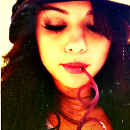 sou DREAMER com muito orgulho,e admito que quando alguém fala mau da Selena eu tanho vontade de socar a cara ,sei que não devo ligar mas não consigo.