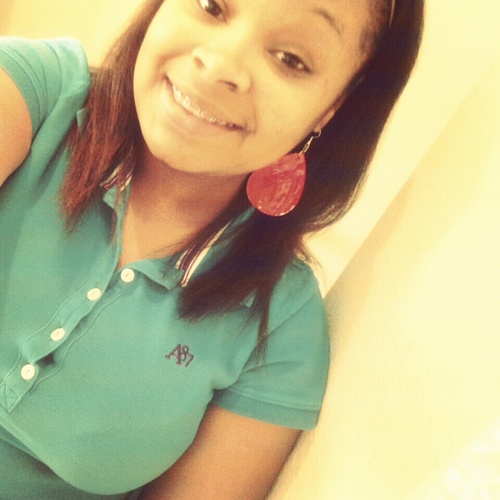 Follow me on instagram Dede_prettyass (: