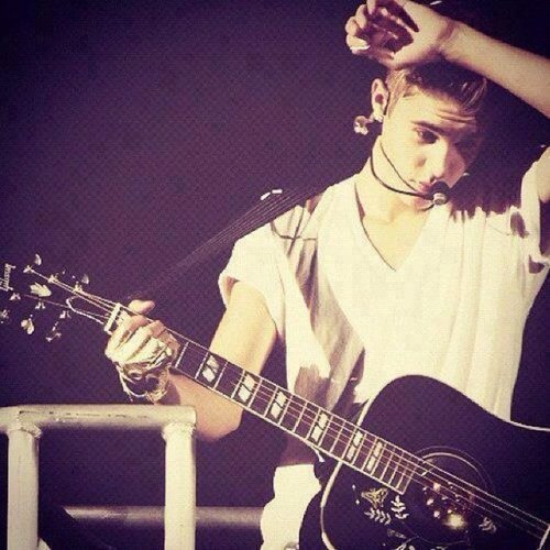 Justin Drew Bieber makes us smile. He's our Idol and we love him.  We're 3 girls from Germany :) #BELIEVE #NSN #Beliebers x3