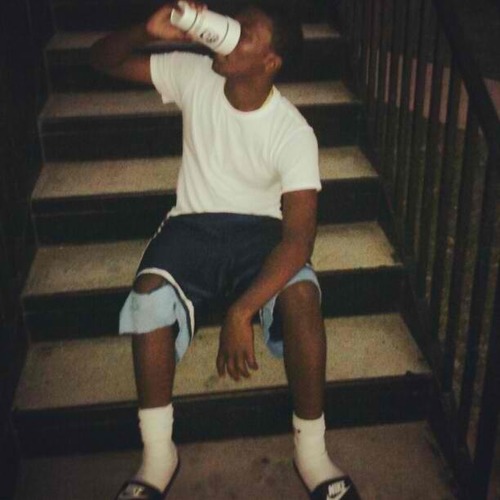 In the studio rapin and trying to make my mom happy what im doinq and im team CLOWN GANG BITCH !!!!!