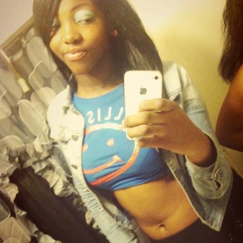 ilestBi_chAlive's profile picture. You all in my BIO & shit. (: its cool tho follow me , i follow back.