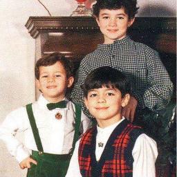 Não sou muito boa em bio, só sei que amoooooo Jonas como todas vocês suas jonasticas lindas. e não se esqueçam somos as princesas dos jonas. segue ai. 1bj *-*