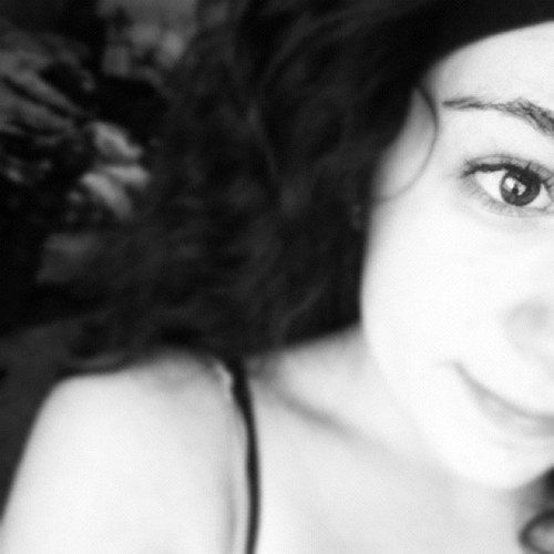 Hai, I'm Emily. I dont feel like explaining me. Message me or add me on fb if u want to know more. Kay bye.^.^