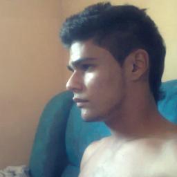 18 anos, solteiro, se quizer me conheçer melhor é só me seguir. agradeço desde já.