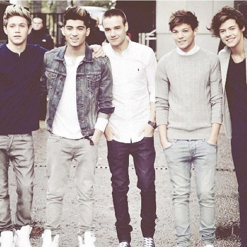 #DIRECTIONER forever  Follow I follow back (; Xoxo