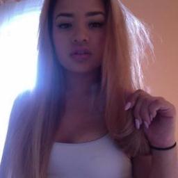 @NikeSpritePurp my twubby! follow! :)  im mixed. black and white. with a hint of dont worry about it. Guys and Girls *mwauh